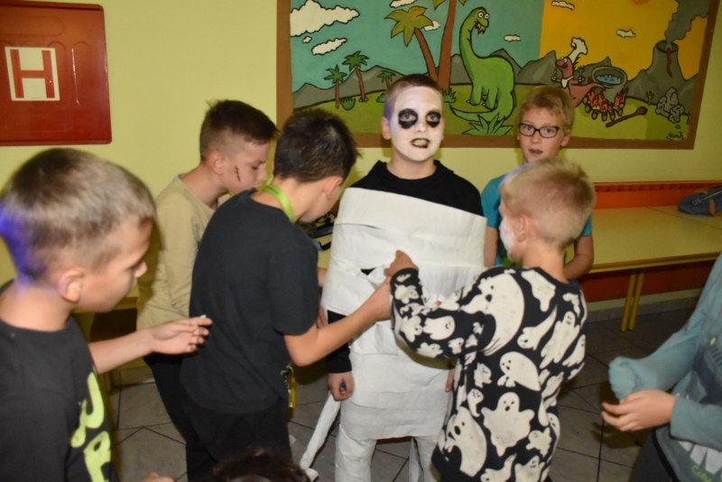 065_Halloween-Party_r
